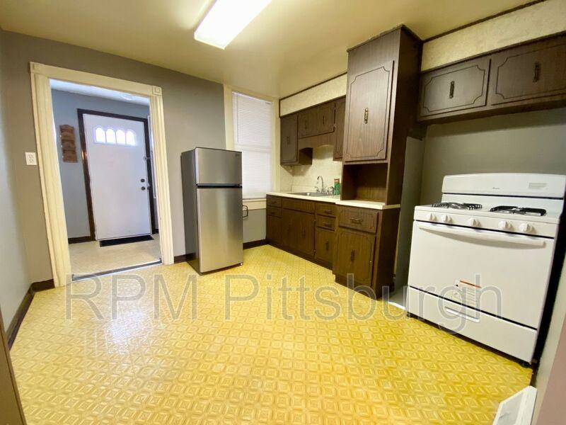 1934 Lowrie St - Photo 3 of 13