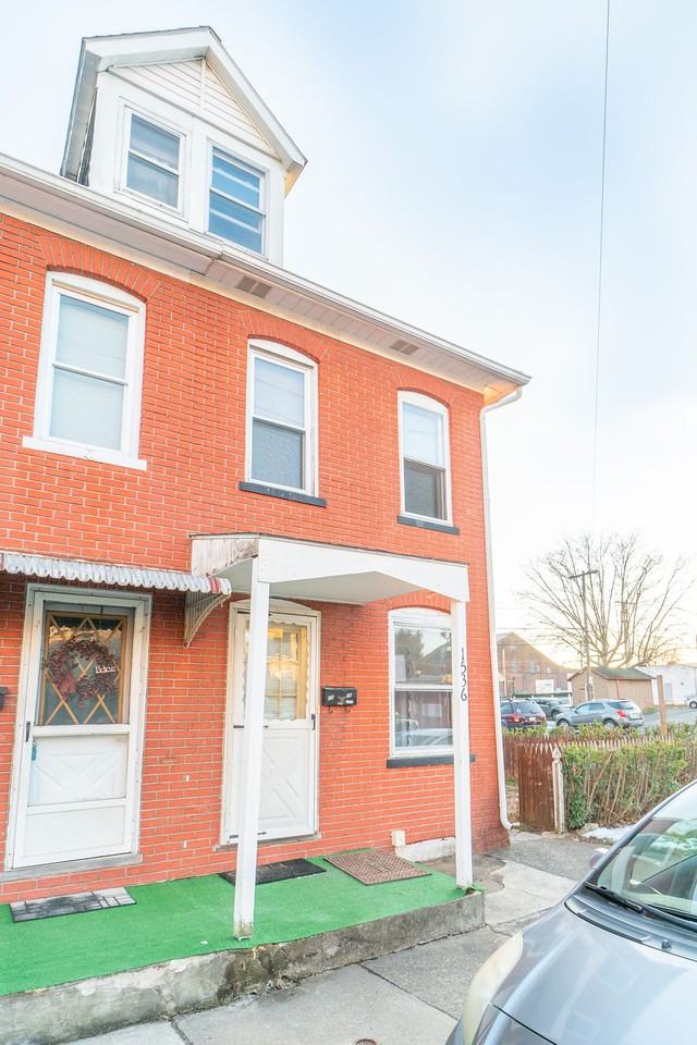 1536 Spruce St - Photo 2 of 50