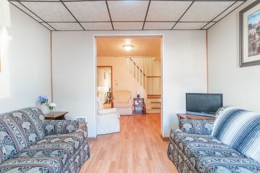 1536 Spruce St - Photo 3 of 50