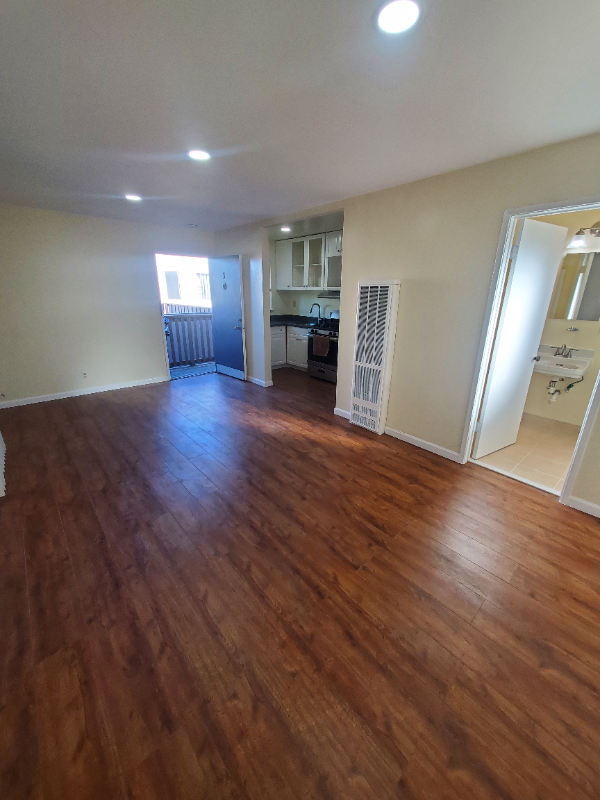 1123 Chula Vista Ave #3