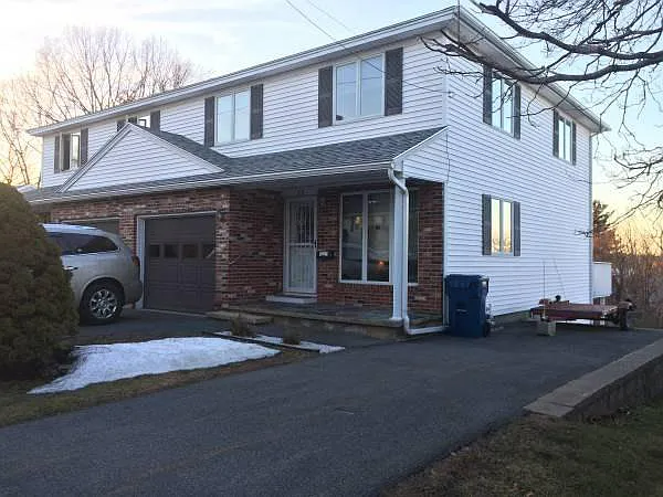 33 Lenox St - Photo 3 of 25