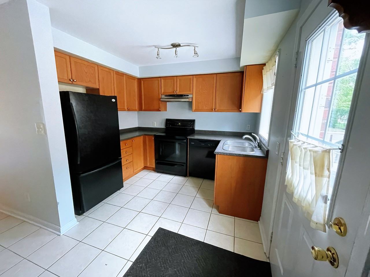 452 St Johns Rd - Photo 3 of 10