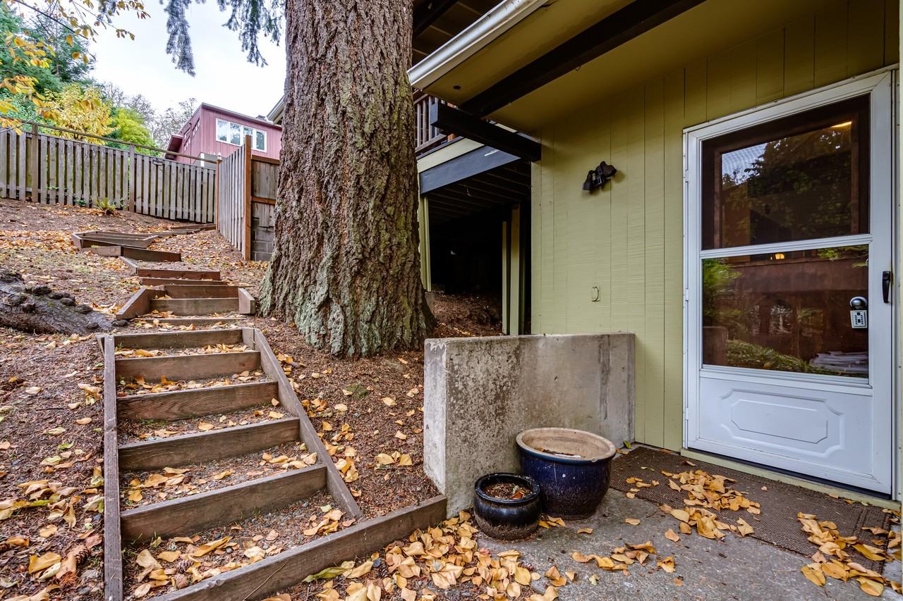 2400 Malabar Dr #1 - Photo 4 of 21