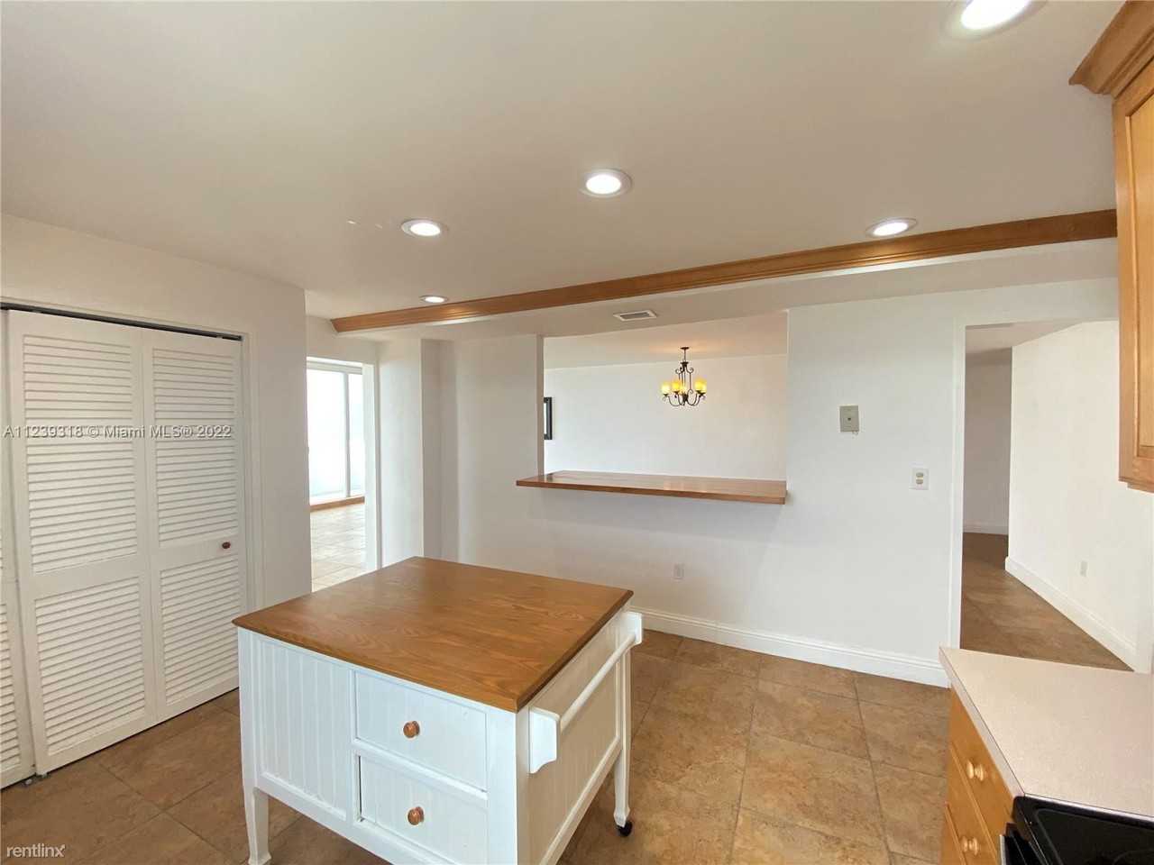 5825 Collins Ave - Photo 2 of 15