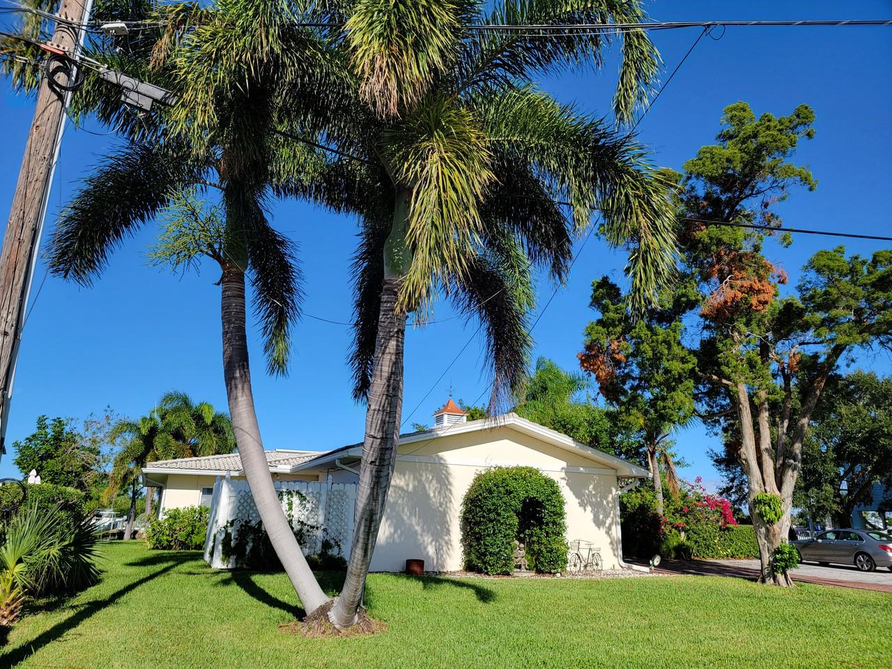 3666 Belle Vista Dr E - Photo 3 of 48