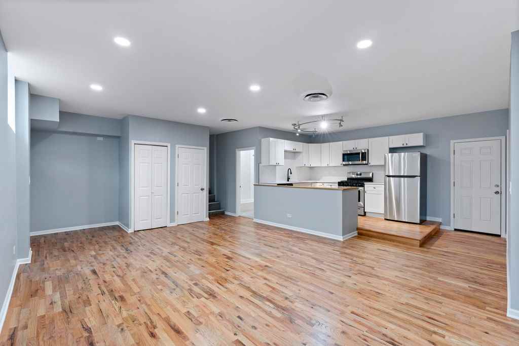 2900 North Damen Avenue #1F - Photo 5 of 20