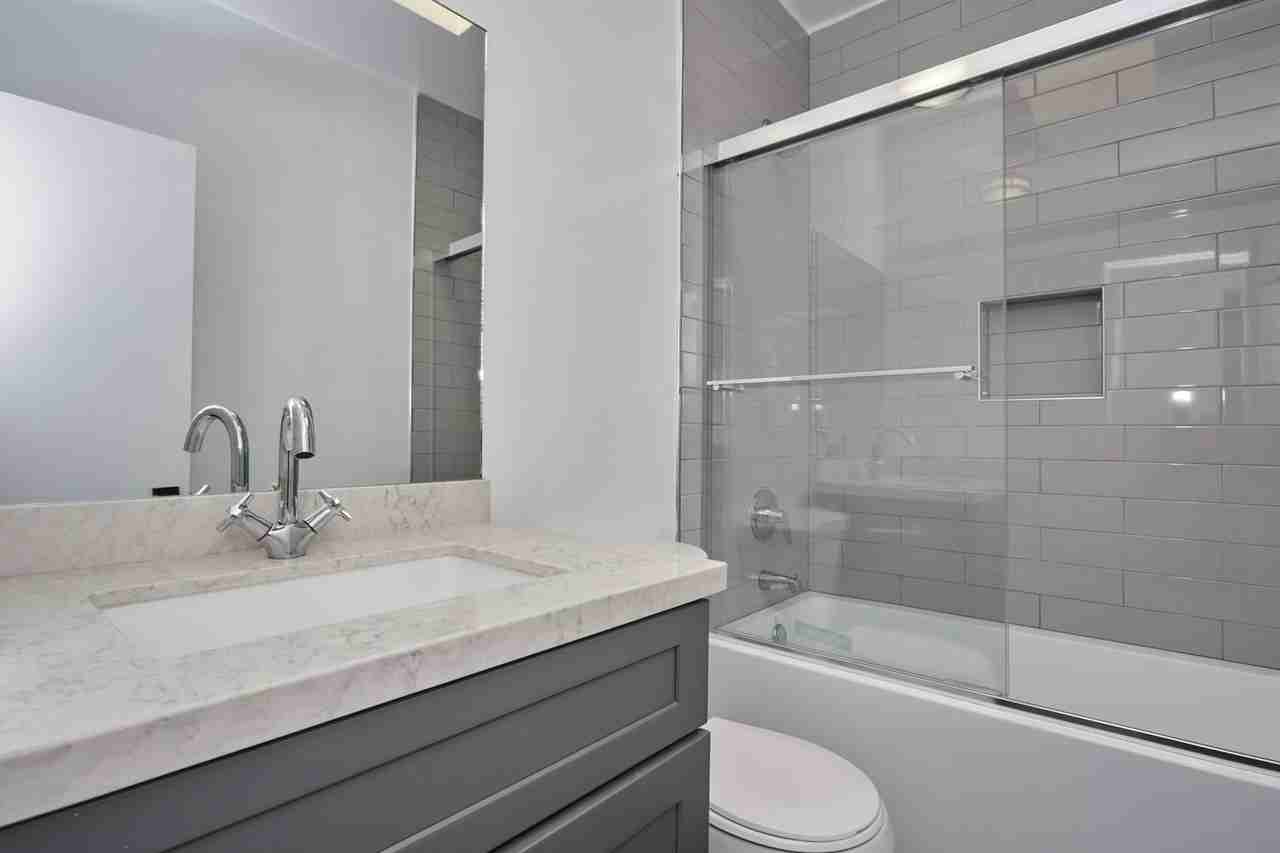 Clover on Carlton - Photo 3 of 12