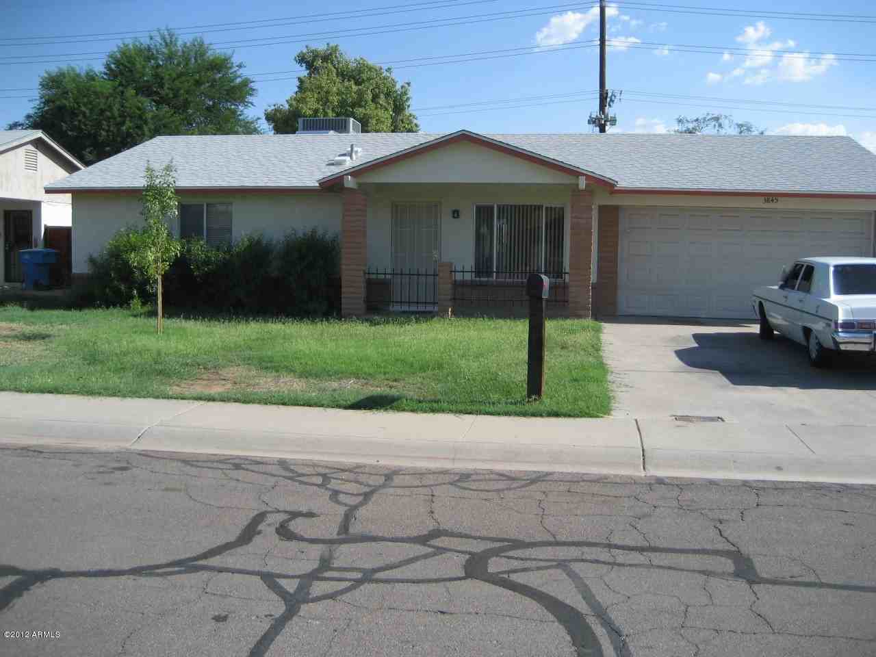 3845 W Camino Acequia, Phoenix, AZ 85051 3 Bedroom House for 1,400