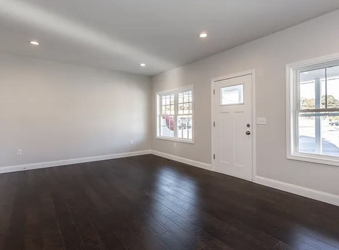 114 Sconticut Neck Rd - Photo 3 of 13