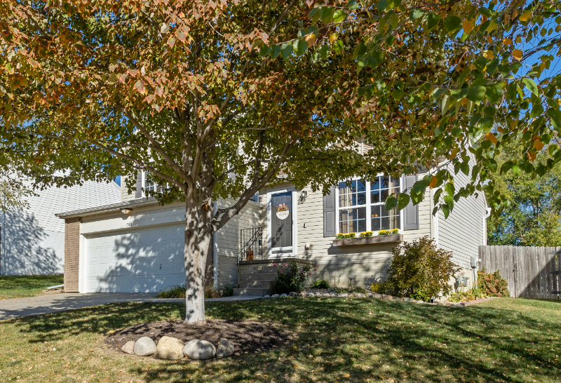 15614 Cottonwood Ave - Photo 3 of 24