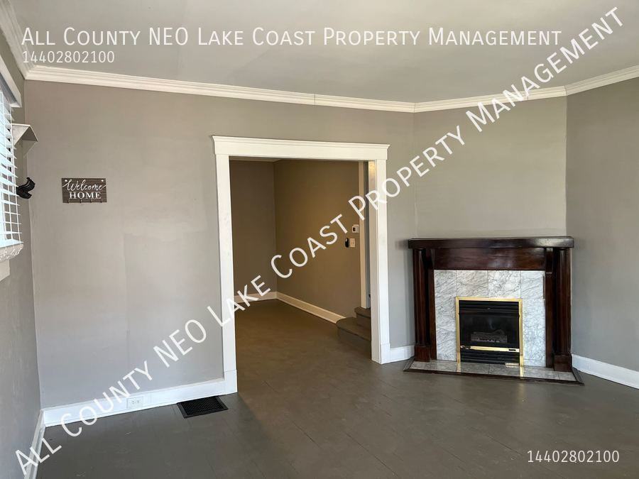 1472 Ridgewood Ave - Photo 2 of 15