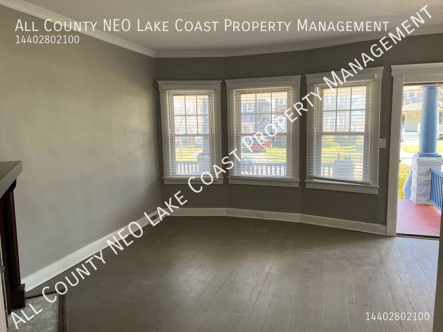 1472 Ridgewood Ave - Photo 3 of 15