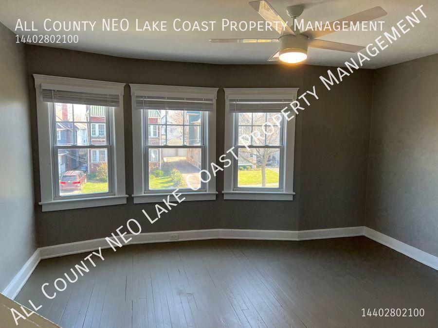 1472 Ridgewood Ave - Photo 6 of 15