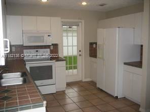11274 Sw 64th Ln - Photo 2 of 11