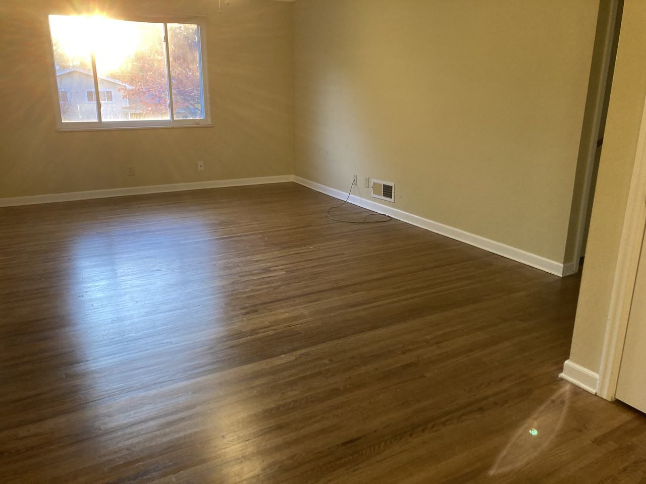 808 Colwell Street - Photo 3 of 14