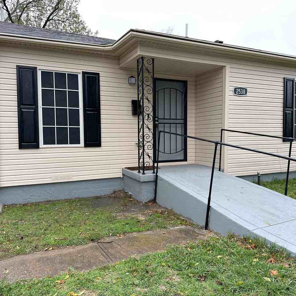 2538 Stovall Dr #1 - Photo 3 of 16
