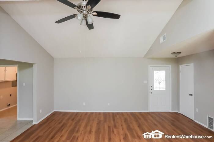 1502 Rockbrook St - Photo 3 of 20