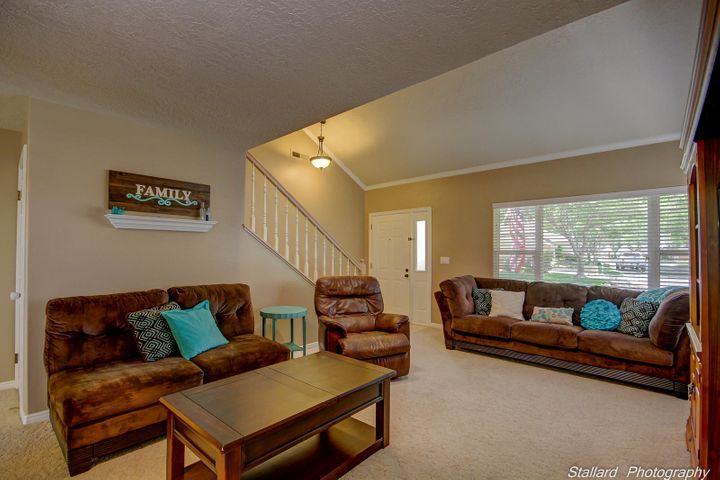 845 N Valley View Dr #1 - Photo 4 of 24