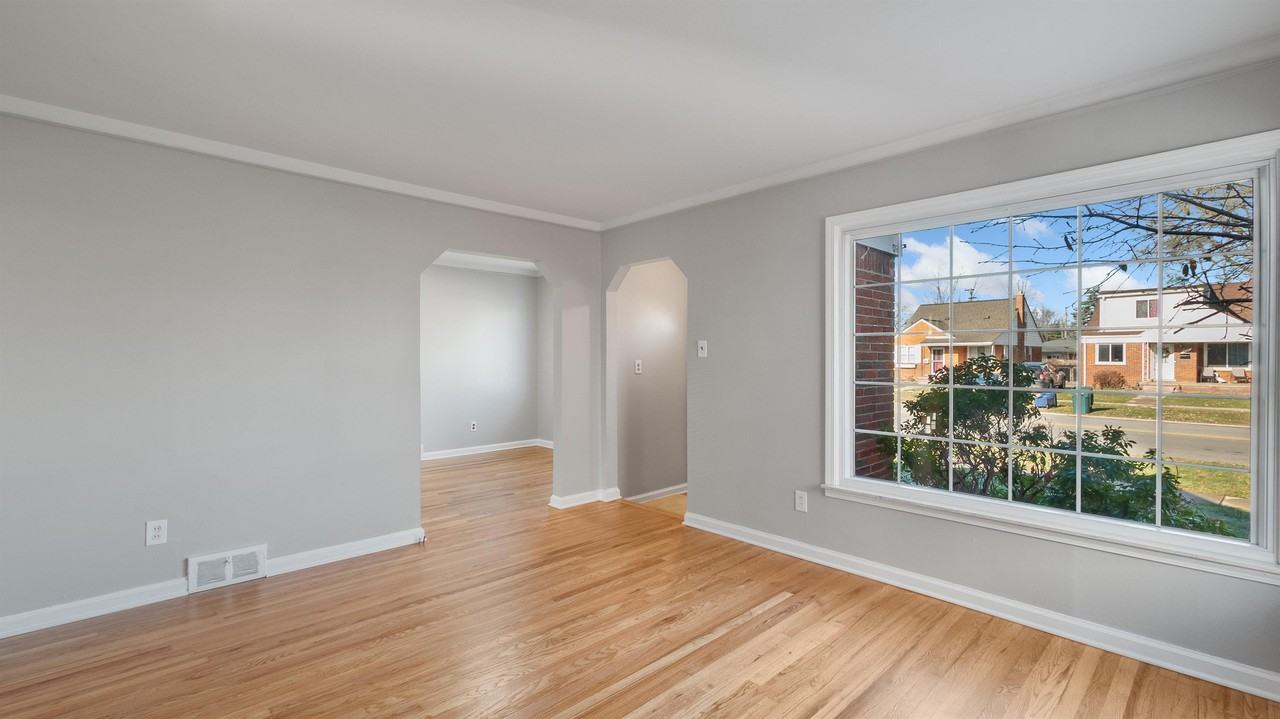 357 Emmons Blvd #1 - Photo 4 of 26