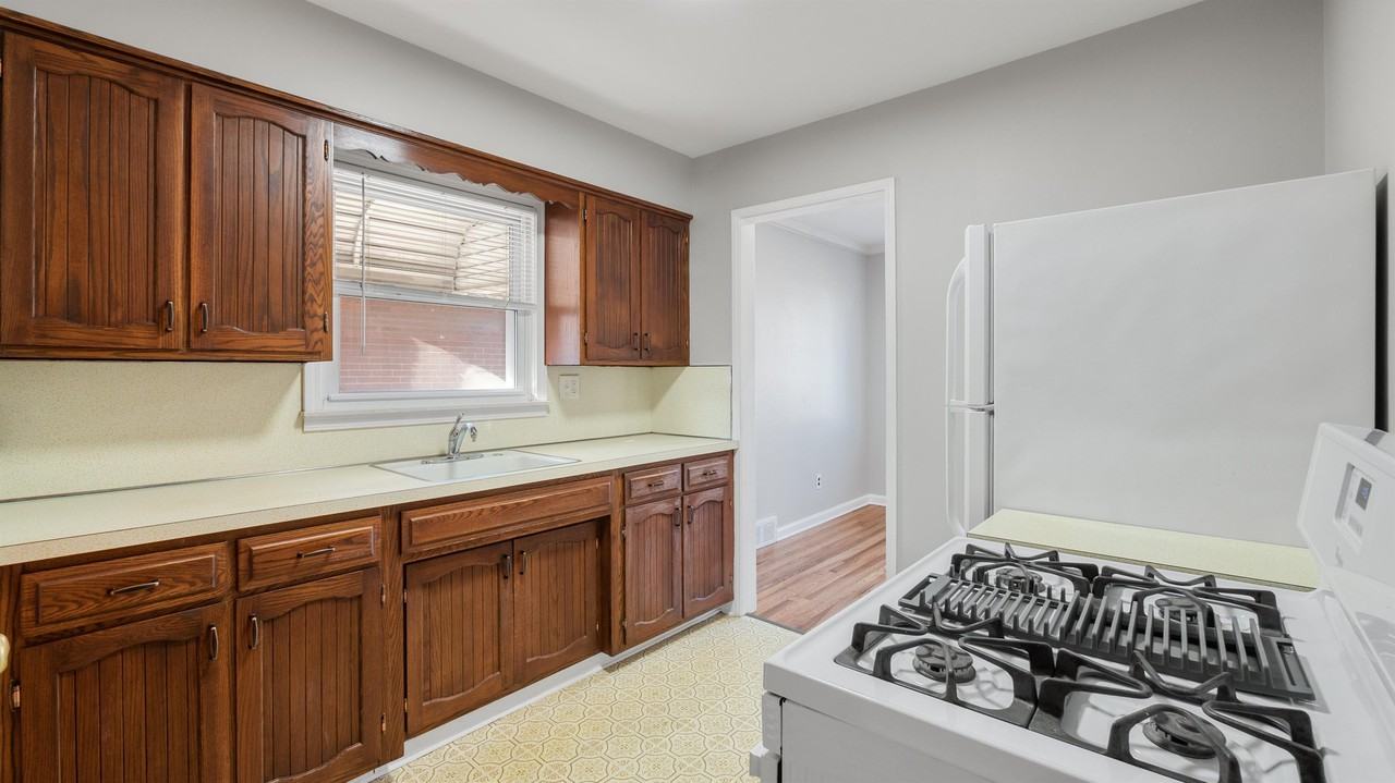 357 Emmons Blvd #1 - Photo 7 of 26