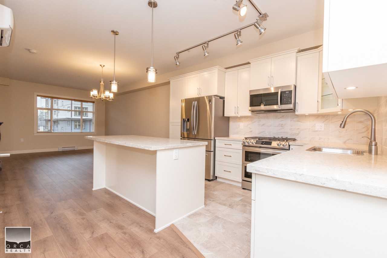 20376 86 Avenue, Langley, BC V2Y 3P8 3 Bedroom Apartment for Rent