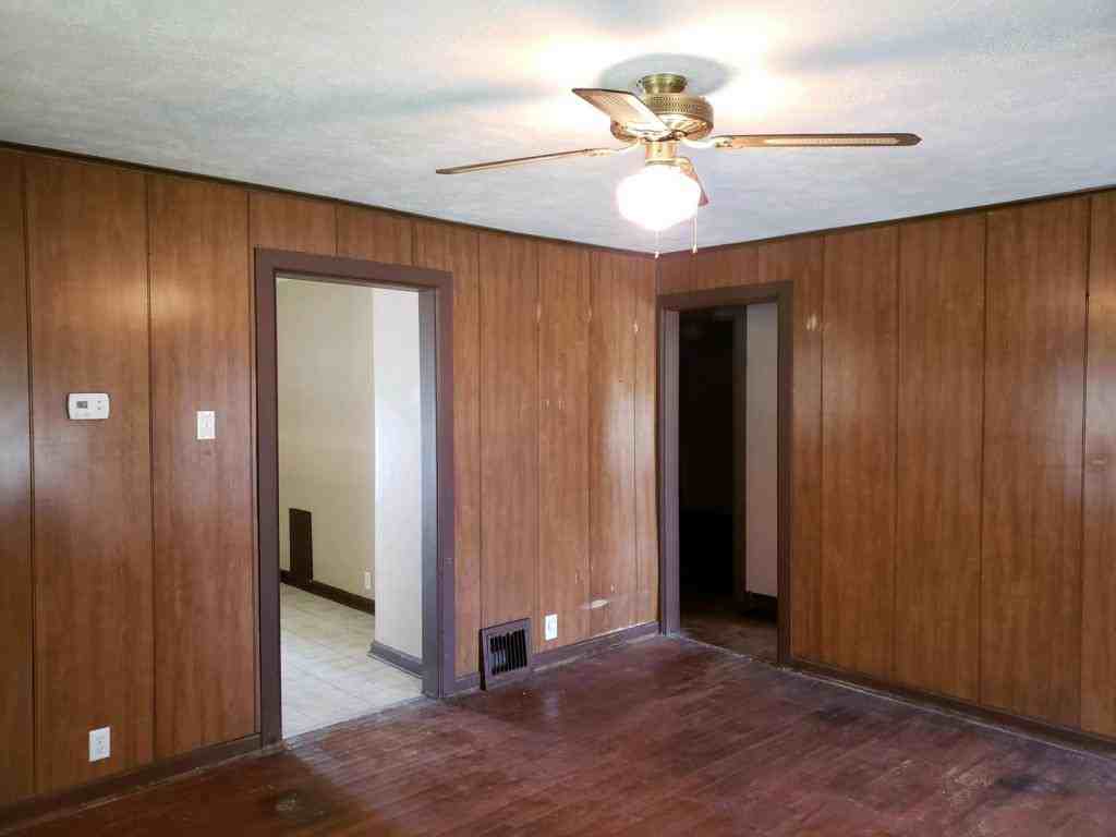 715 N Main St - Photo 3 of 8