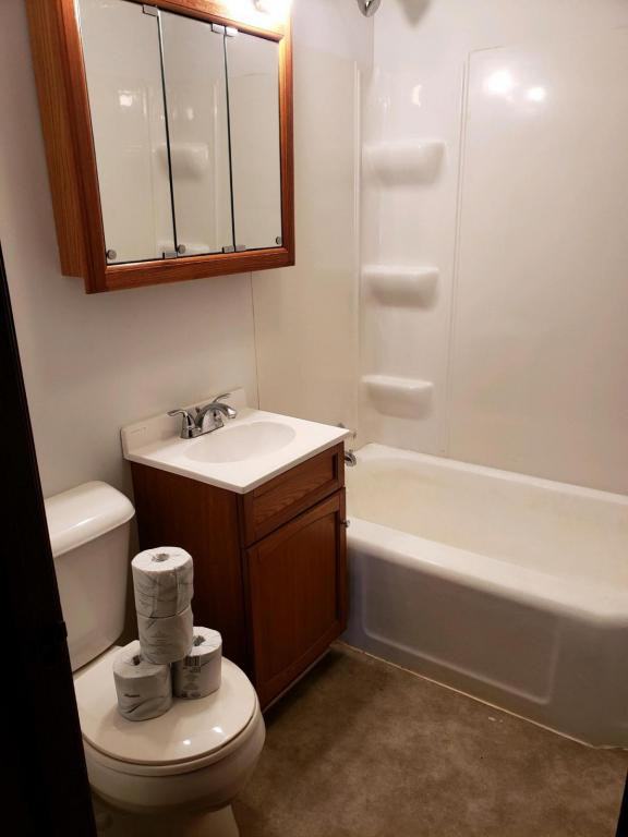 715 N Main St - Photo 4 of 7