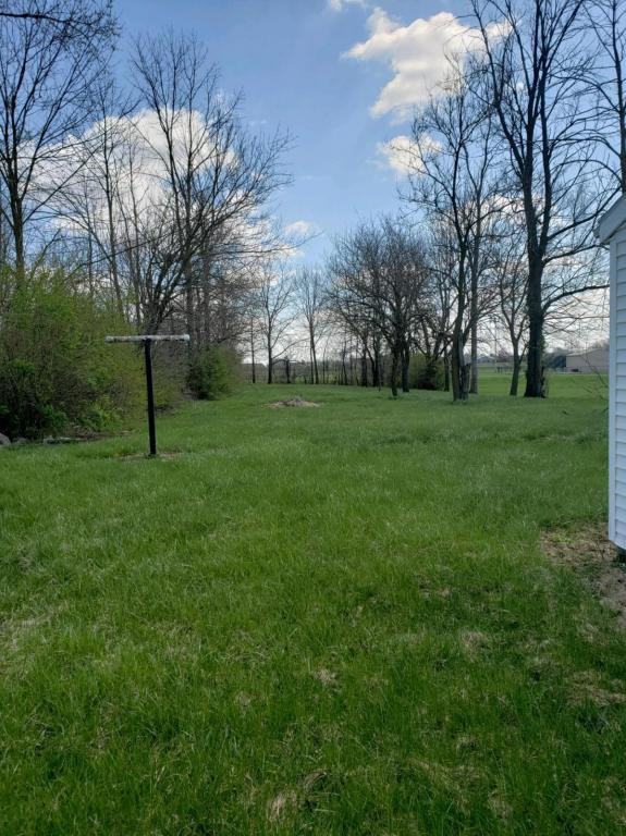 715 N Main St - Photo 5 of 7
