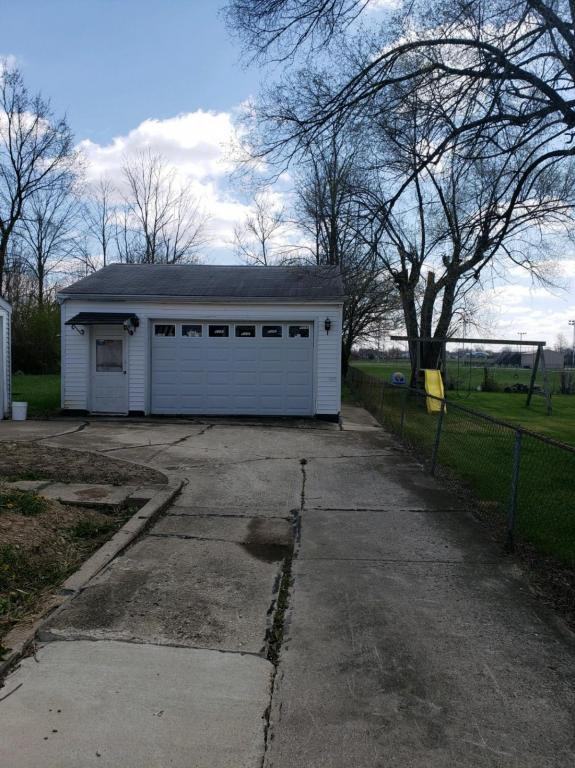 715 N Main St - Photo 6 of 7