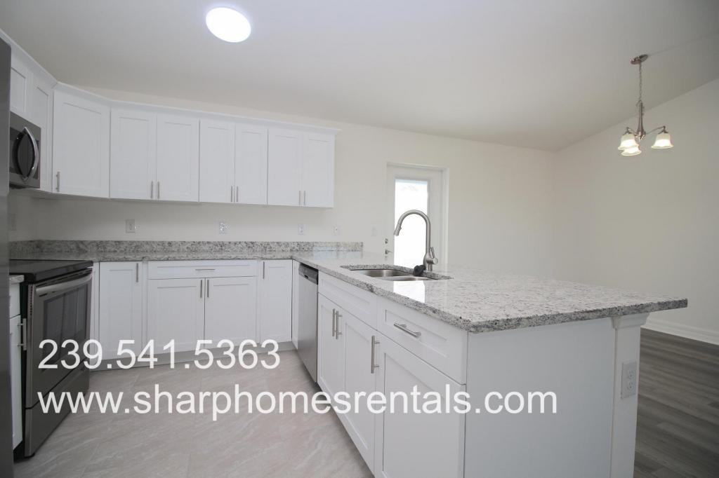 4142 Ne 20th Pl - Photo 3 of 13