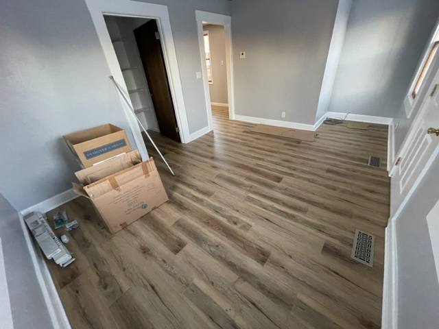 114 E Barrett St - Photo 3 of 8