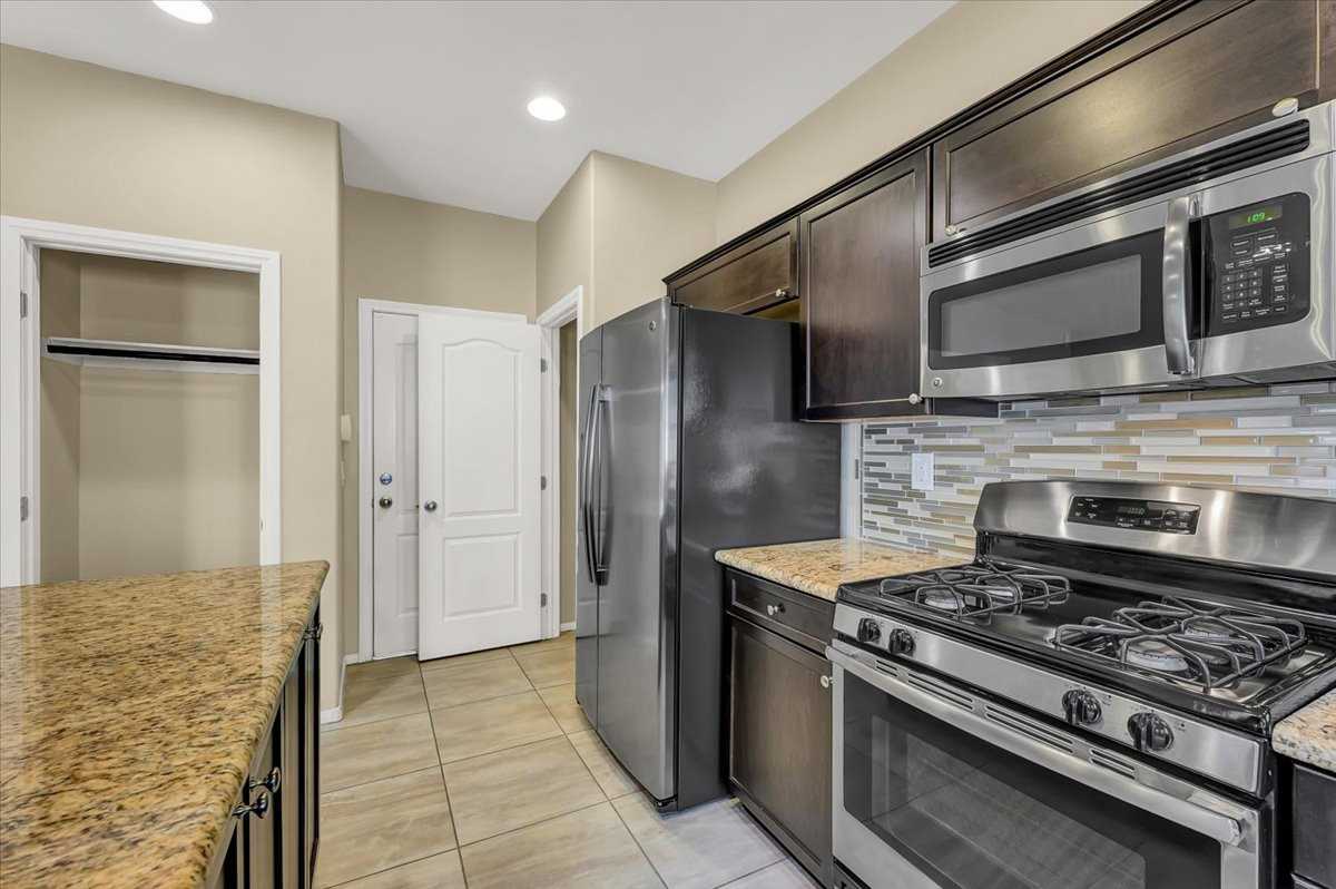 7922 Blue Lake Peak St #1 - Photo 6 of 22