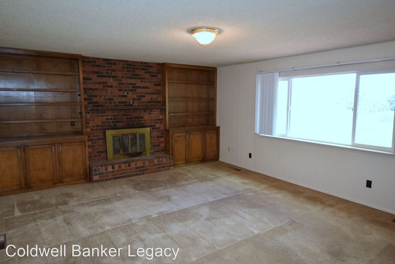 13131 Cedarbrook Ave Ne - Photo 3 of 20