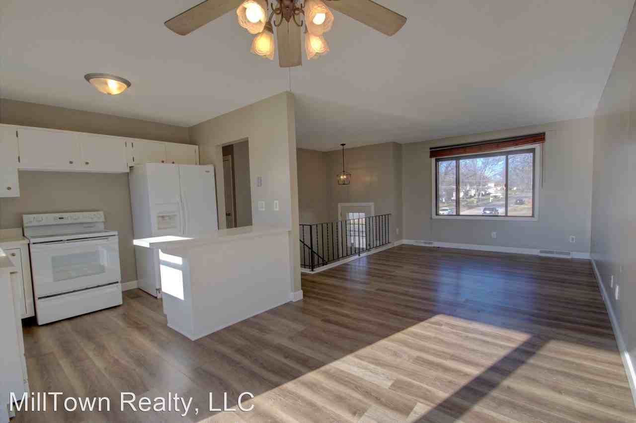 3227 Sunburst Dr - Photo 2 of 28