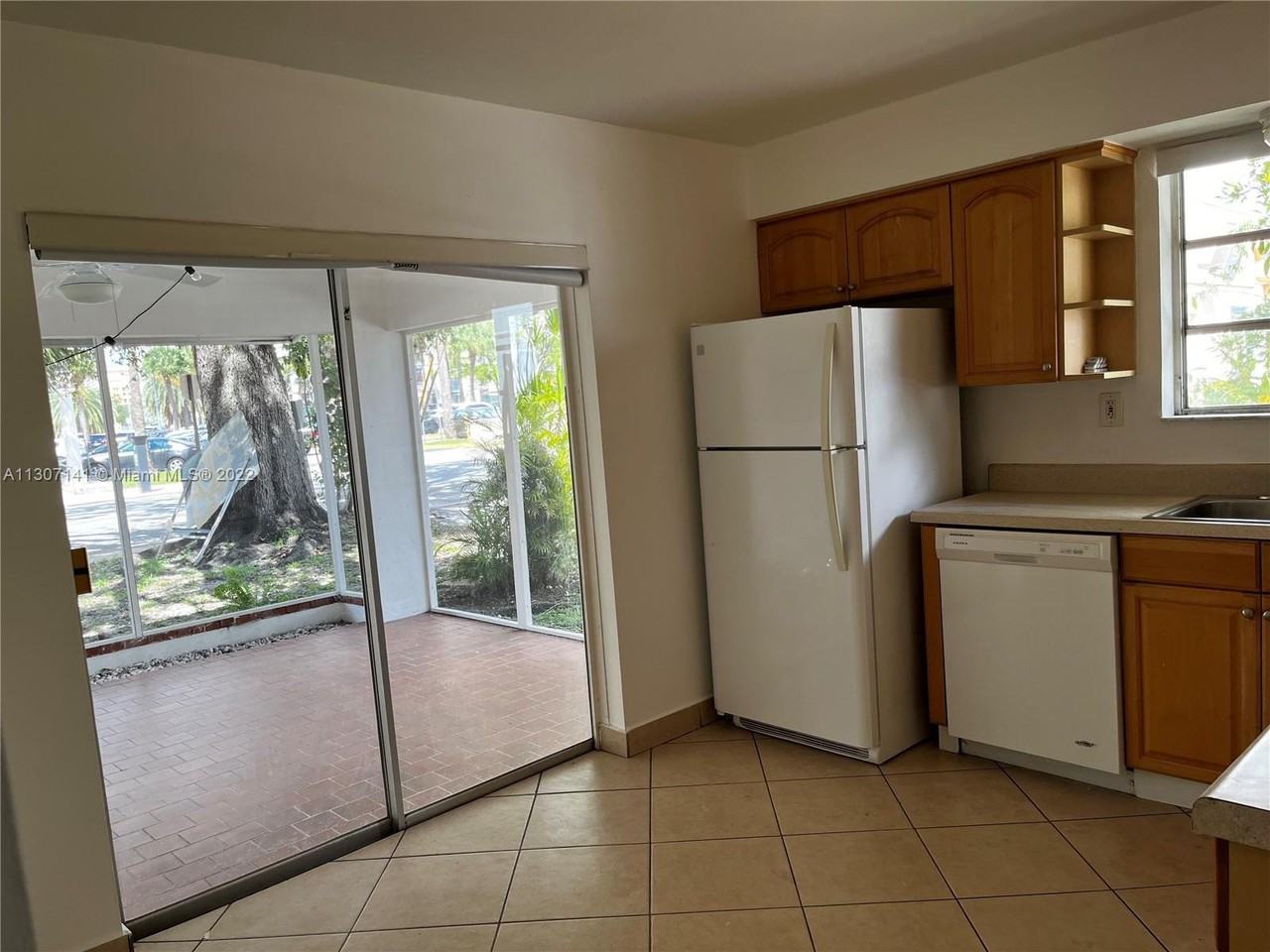 216 Santander Ave #216 - Photo 3 of 8