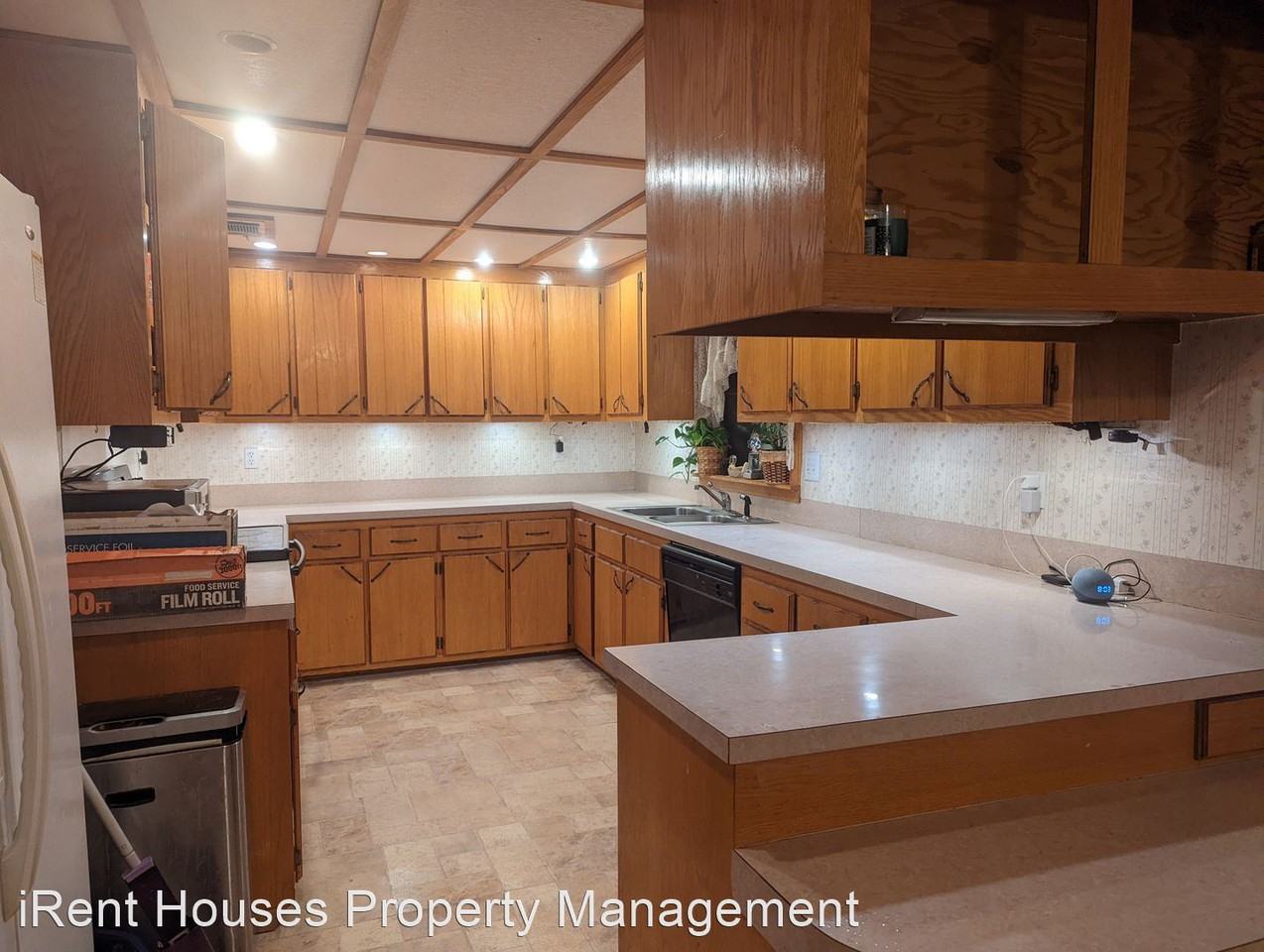 124 14th St - Photo 3 of 15