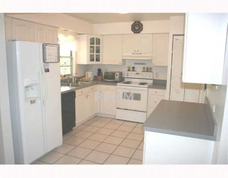 644 Murphy Rd - Photo 2 of 10