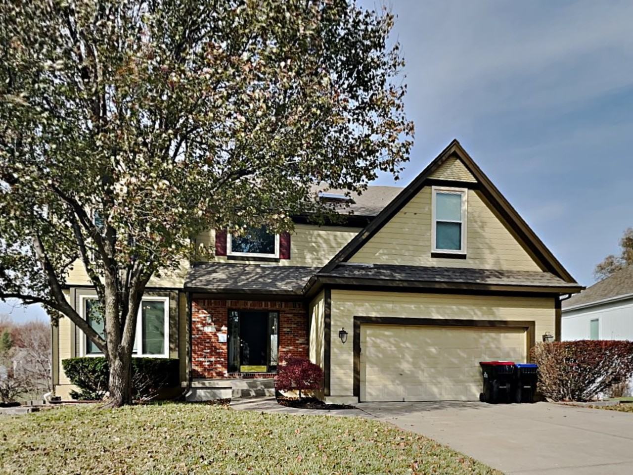 208 Se Battery Dr - Photo 2 of 27