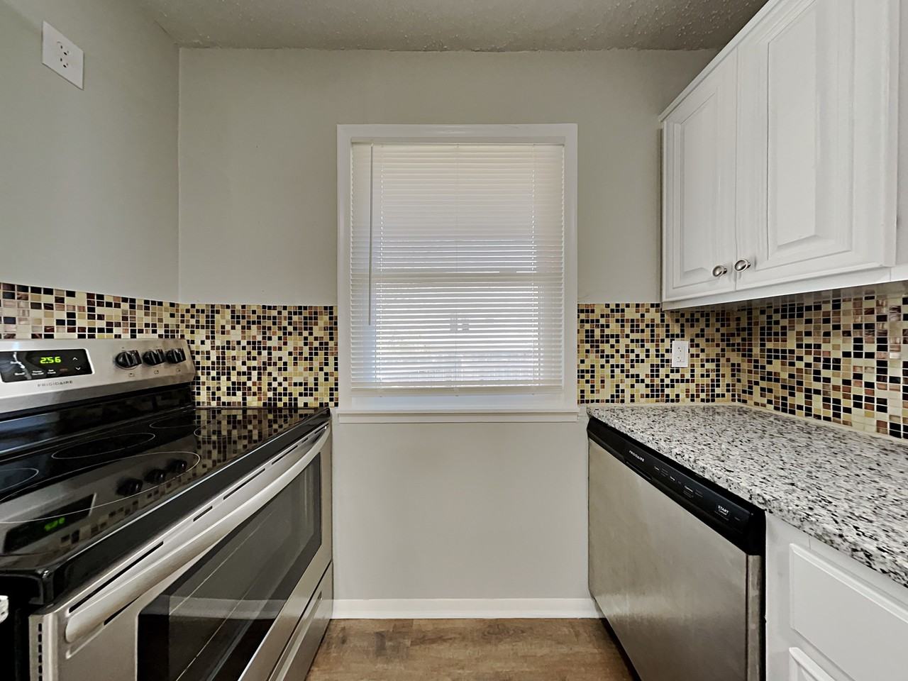 11438 E 16th St S - Photo 2 of 18