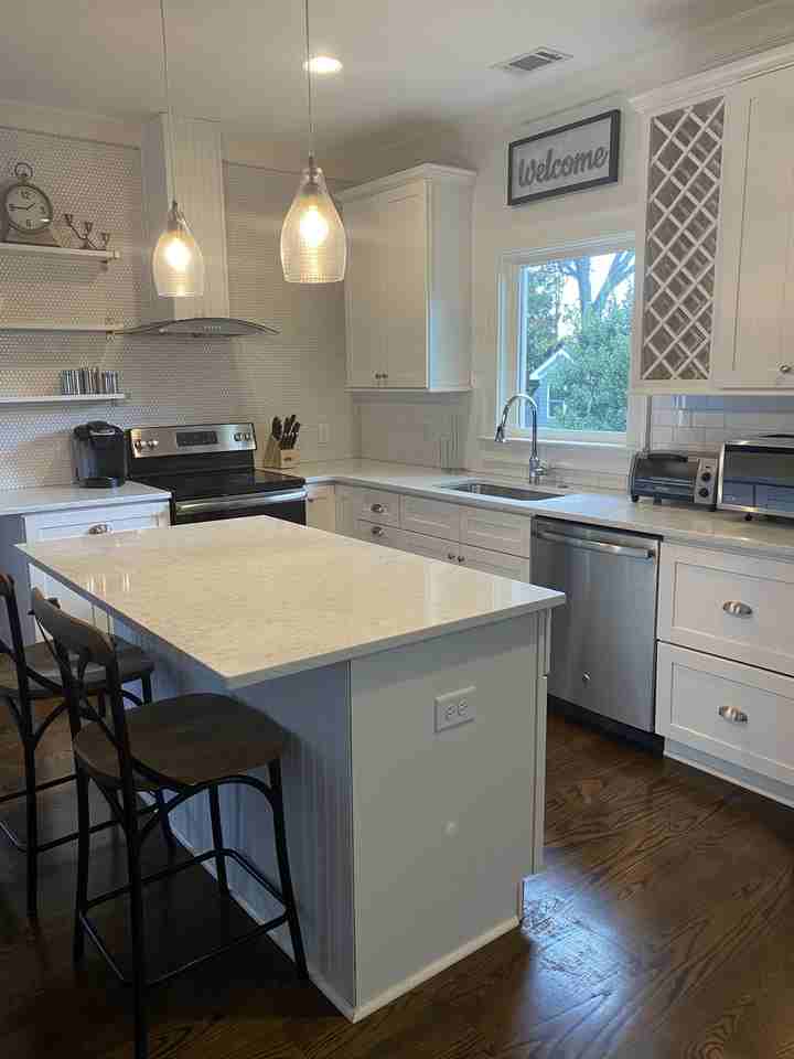 2972 Lookout Pl Ne #C - Photo 2 of 12