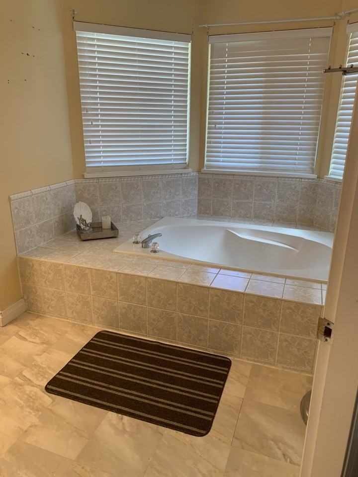 16095 80 Avenue - Photo 3 of 5