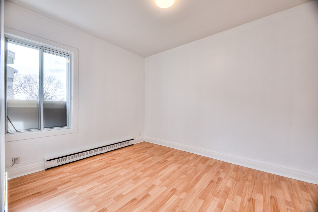 512 Rue Sainte Anne - Photo 3 of 9