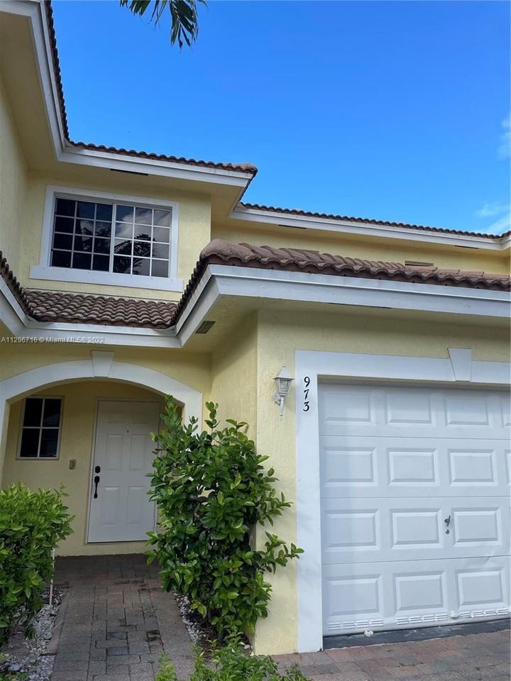 973 Imperial Lake Rd - Photo 2 of 8
