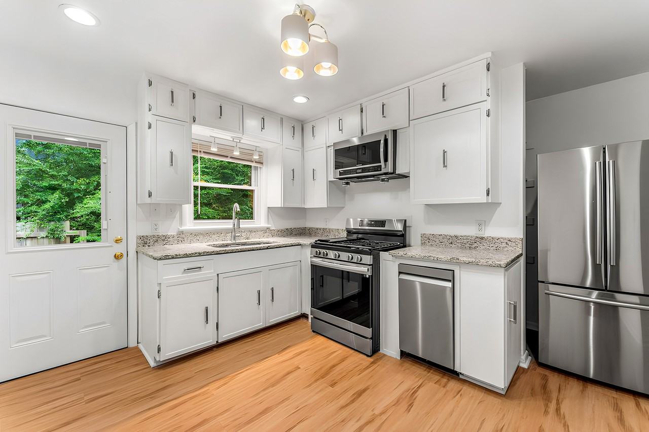 Thurgood St Sw - Photo 5 of 12