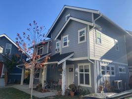 featured image of 2425 Valencia Street