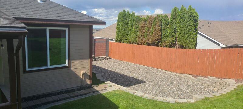 463 Anthony Dr - Photo 2 of 7