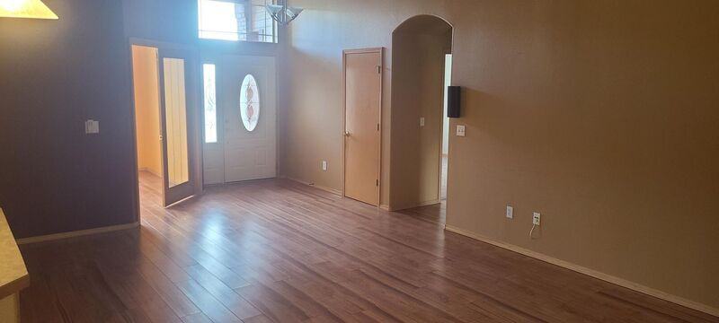 463 Anthony Dr - Photo 5 of 7