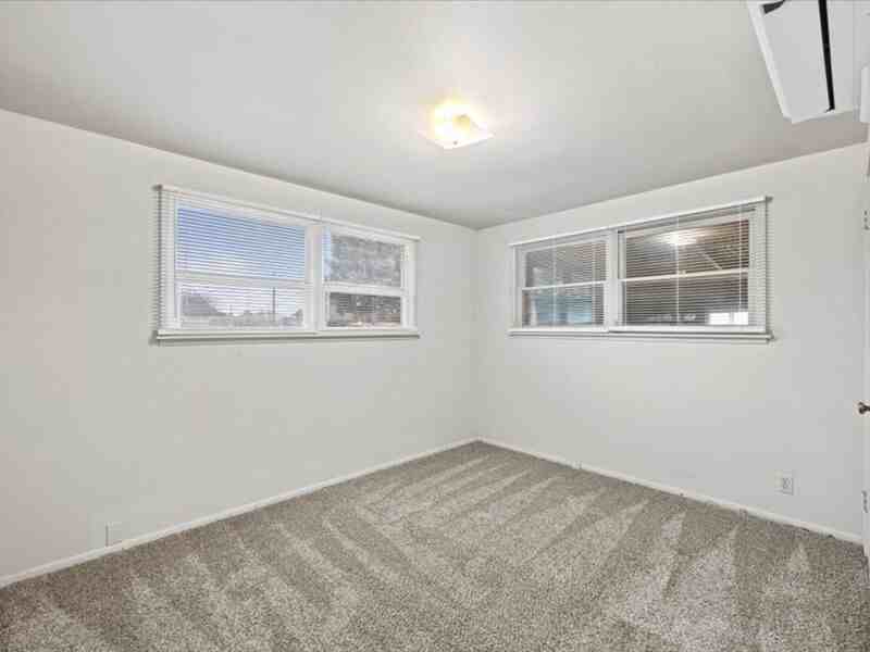 1824 N 11th Ave - Photo 7 of 13