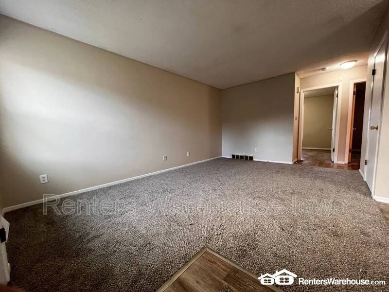 802 Hartford Ave - Photo 3 of 14