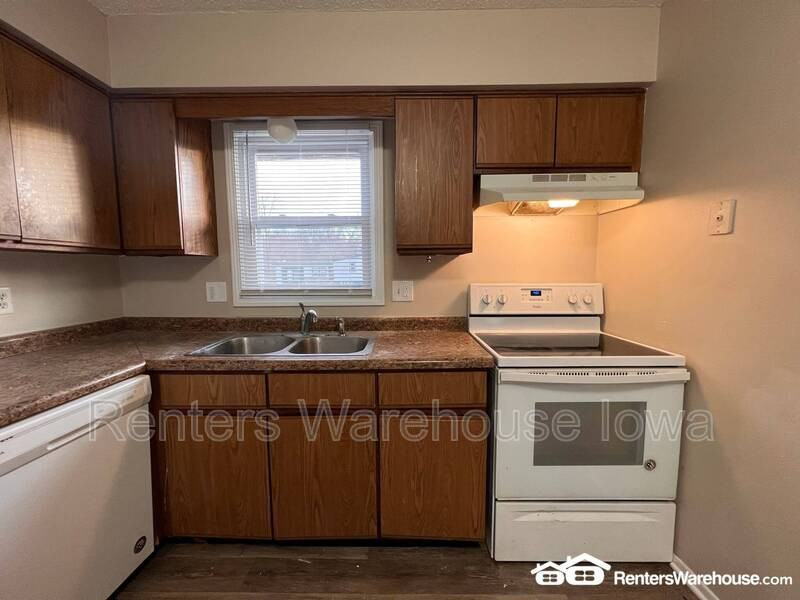 802 Hartford Ave - Photo 5 of 14